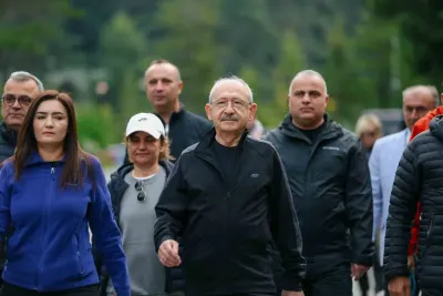 Kılıçdaroğlu Abant Gölü Çevresinde Sabah Yürüyüşü Yaptı