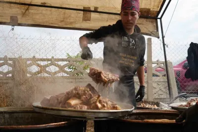 Bolu'da 41 Kazan İskilip Dolması İkram Edildi: 600 Yıllık Lezzet İçin 10 Bin Kişi Buluştu