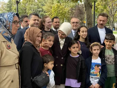 Bakan Göktaş İstanbul'da Vatandaş ve Esnafla Buluştu