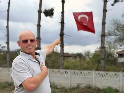 Düzce'de İş Makinesiyle Türk Bayrağını Düzelten Operatör O Anları Anlattı