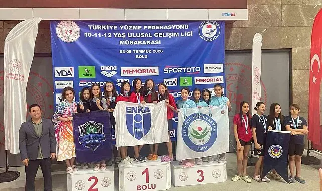 Çayırovalı yüzücülerden 25 madalyalık başarı