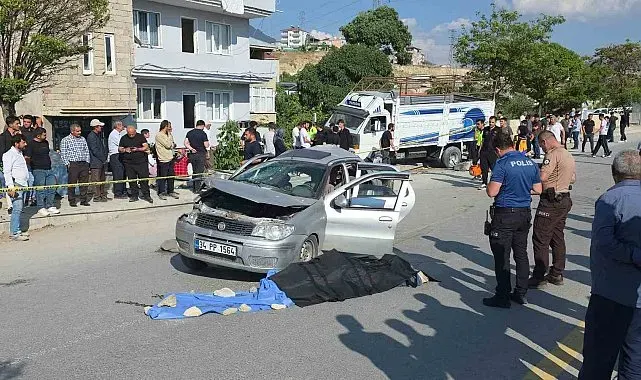 Van'da otomobil kamyonetle çarpıştı: 1 ölü, 4 yaralı