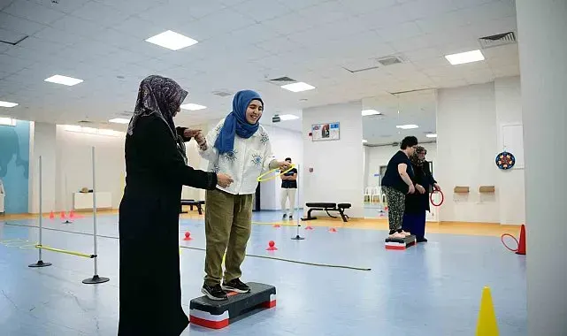 Özel bireyler yaz okulunda hem öğreniyor hem eğleniyor