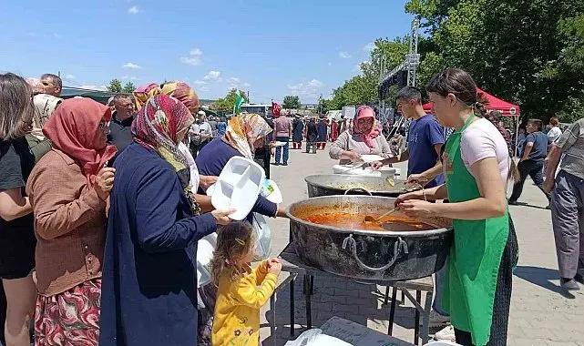 Bayramiç'te Mehmet Akif Ersoy hayırı ve etkinlikleri düzenledi