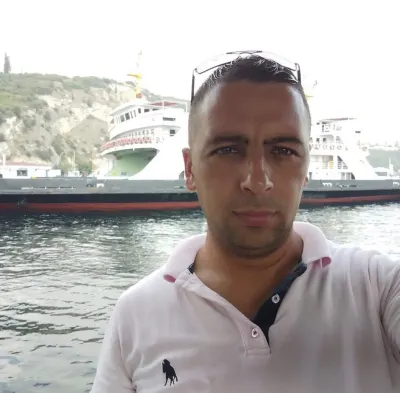 Yalova'da Facia: Vinçten Düşen Demir Yığınlarının Altında Kalan Kamyon Şoförü Can Verdi