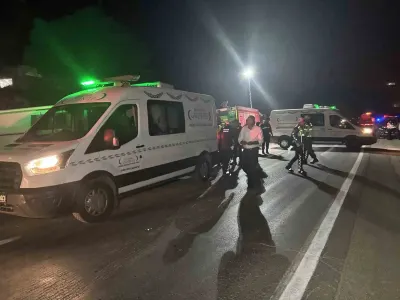 Gaziantep'te Facia: Otomobil ile Otobüs Çarpıştı, 7 Can Kaybı Var