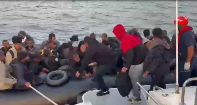 Aydın Didim Açıklarında Lastik Bot İçinde 60 Düzensiz Göçmen Yakalandı