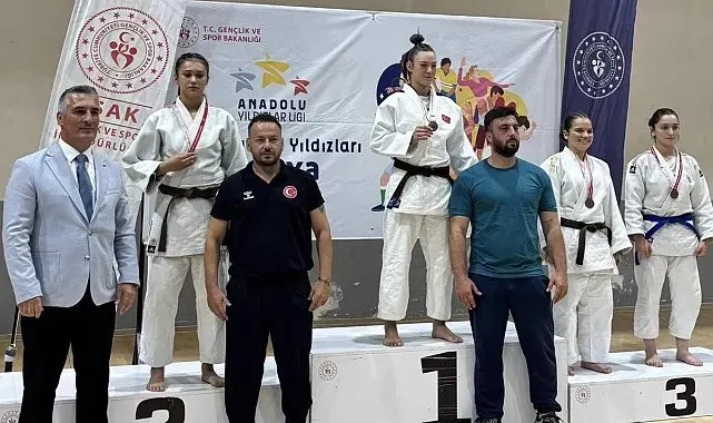 Eskişehirli judoculardan Analig'de büyük başarı: Kız takımı yarı finalde