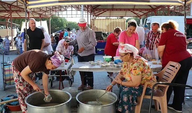 Bozdoğan Belediyesi'nden aşure ikramı
