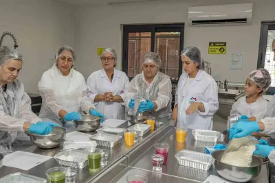 Mersin'de Doğal Özlerle Renklendirilen Üç Renkli Erişim Üretimi Gerçekleştirildi