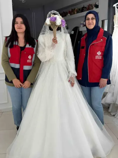 Osmanlı Döneminden Kalan Vakıf Şartı Kütahya'da Genç Kızın Gelinliği Oldu