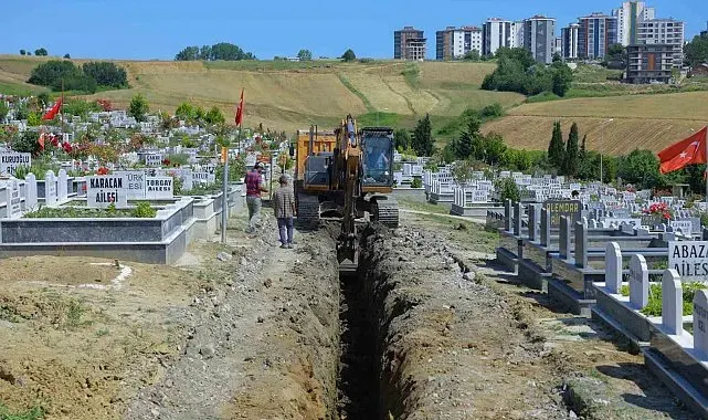 Heyelan yaşanan Derecik Şehir Mezarlığı'nda iyileştirme çalışmaları