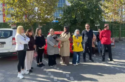 Balıkesir'de Akran Zorbalığı İddiası: Velilerden Okul Önünde Tepki