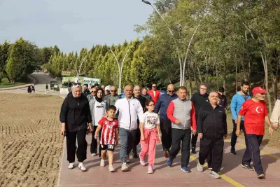 Körfez Sahilinde Sağlıklı Yaşam İçin 10 Kilometrelik Yürüyüş Düzenlendi