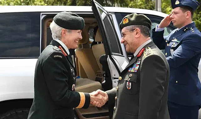 Genelkurmay Başkanı Bayraktaroğlu, Kanadalı mevkidaşı Carignan ile görüştü