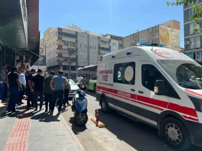 Batman'da Otobüs ile Motosiklet Çarpıştı: 1 Yaralı
