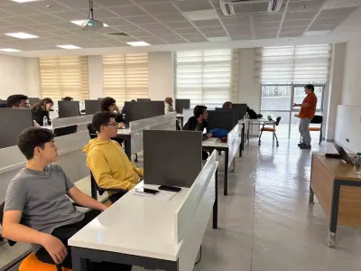 Bursa'da lise öğrencilerine üniversite deneyimi sağlayan projede son günler