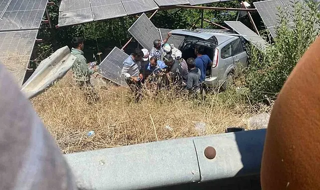 Şanlıurfa'da otomobil şarampole devrildi: 3 yaralı