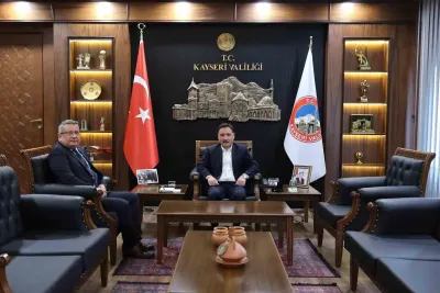 Kayseri Valisi Gökmen Çiçek, Yeni Emniyet Müdürü Sinan Ergen'i Kabul Etti
