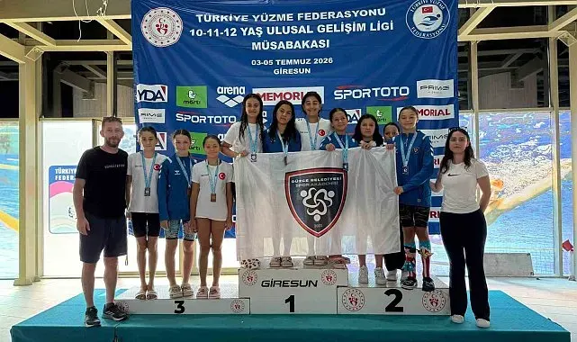 Yüzme sporunda toplam 14 madalya geldi