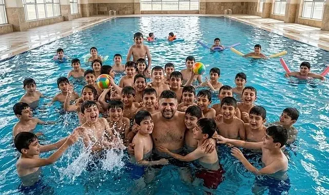 Erzurumlu iş insanından köy çocuklarına havuz jesti: 2 bin 500 çocuk ilk kez havuzla buluştu