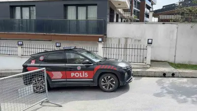 Arnavutköy'de Annesiyle Tartışan Kadın İETT Durağının Camını Kırdı