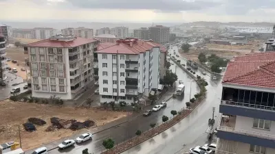 Adıyaman Besni'de Sağanak Yağış Hayatı Olumsuz Etkiledi