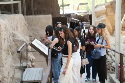 Üniversitelilerden Battalgazi Belediyesinin Kültür Gezisine Yoğun İlgi