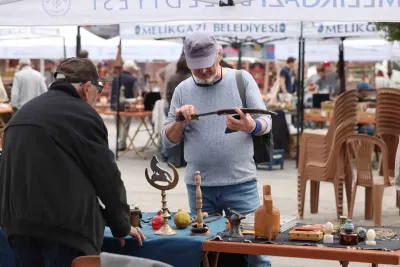 Melikgazi'de Kurulan Antika Pazarı Nostalji Tutkunlarını Buluşturdu