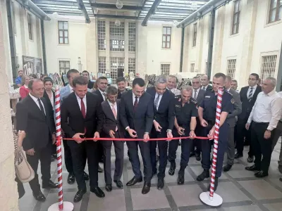 Tarsus'ta Cezaevi Mahkumlarının El Emeği Eserleri Ziyaretçilerle Buluştu