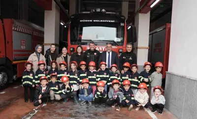 Düzce'de Minik Öğrencilerden İtfaiye Müdürlüğü'ne Anlamlı Ziyaret