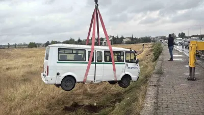 Eskişehir'de Otomobil ile Minibüs Çarpıştı: 1 Yaralı
