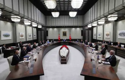 Beştepe'de Kritik Zirve: Kabine Toplantısı Erdoğan'ın Başkanlığında Başladı