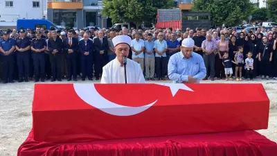Mersin'de Beyin Tümörüne Yenik Düşen 24 Yaşındaki Uzman Çavuş Son Yolculuğuna Uğurlandı
