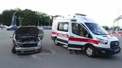 Malatya'da İki Otomobil Çarpıştı: 3 Kişi Yaralandı