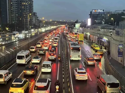 İSTANBUL'DA AKŞAM SAATLERİNDE TRAFİK YOĞUNLUĞU YÜZDE 76'YI GÖRDÜ