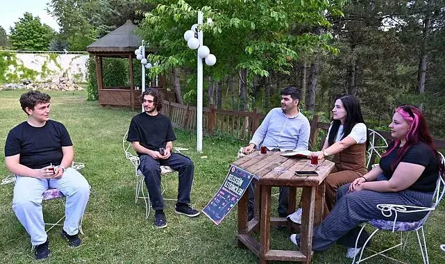 Kastamonu Üniversitesi Bilim Kafe'de geleceğin iletişimcileriyle dijital çağda medya konuşuldu