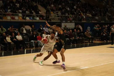 Körfez Basket Sezona Galibiyetle Başladı: Esenler Erokspor'u Geçti