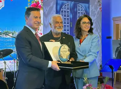 Fedon'a Muğla ve Bodrum Belediyelerinden Fahri Turizm Elçiliği Beratı