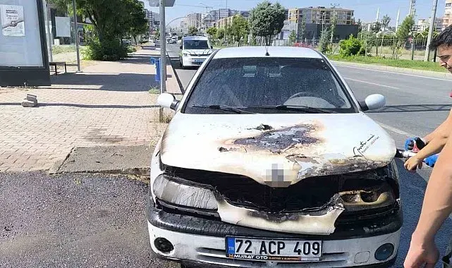 Batman'da yanan otomobil itfaiye ekiplerince söndürüldü