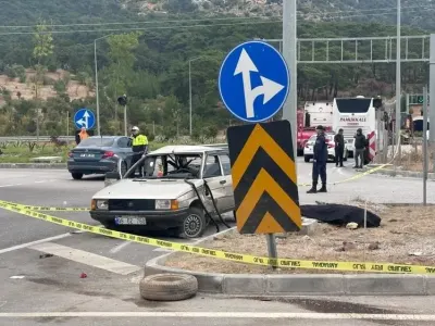 Çanakkale'de Otobüs ile Otomobil Çarpıştı: İki Kişi Hayatını Kaybetti