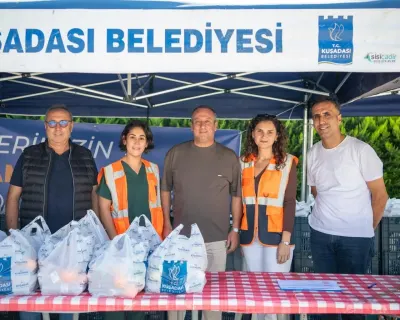 Kuşadası Belediyesi'nden Öğrencilere Beslenme Çantası Desteği