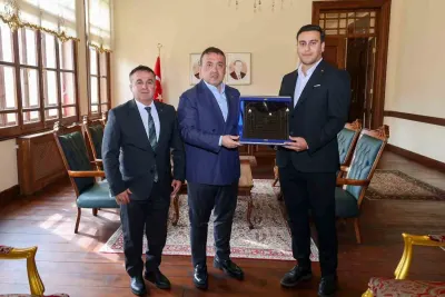 Bilecik'i Temsilen Kırşehir'deki Etkinlikte Verilen Ahilik Sancağı Kentimize Ulaştı