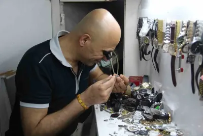 Bingöl'de Üç Metrekarelik Dükkanda Yarım Asırlık Aile Geleneğini Yaşatıyor