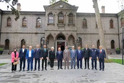 Kayseri Kent Konseyi’nin Yeni Yönetiminden Başkan Büyükkılıç’a Ziyaret