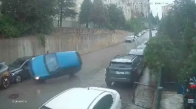 Bursa'da Otomobil Takla Attı: Üç Yaralı