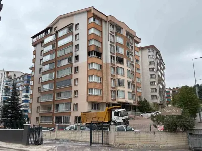 Ankara'da 7 Katlı Binada Yangın: Mahsur Kalan Anne ve Oğlu Kurtarıldı