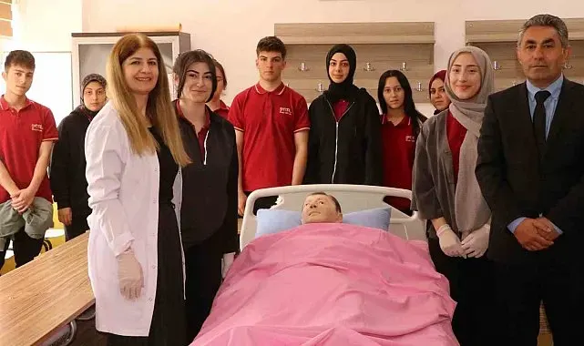 Erzincan'da meslek lisesi sağlık sektörüne bakım personeli yetiştiriyor