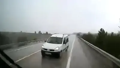 Karabük’te Hatalı Sollama ve Ters Yön Tehlikesi Kamerada