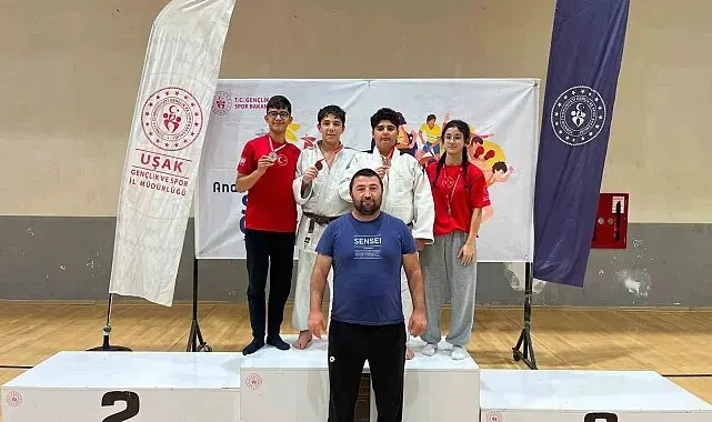 Bilecikli judocular yarı final biletini 4 madalyayla aldı